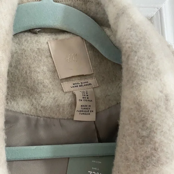 Beige coat - Picture 3 of 5